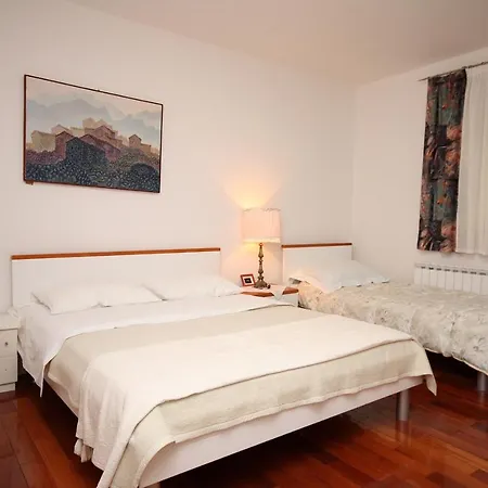 With A Parking Space - 4688 Ντουμπρόβνικ